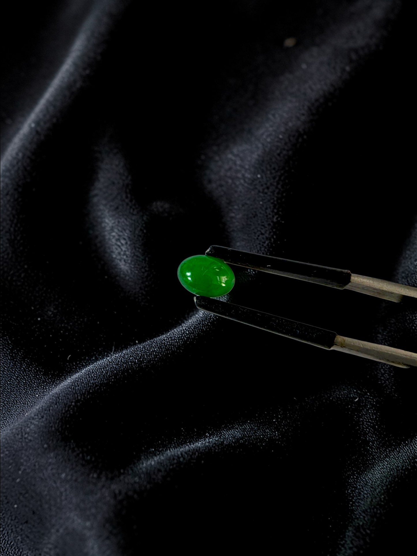 Certified MADE IN JAPAN 1.20 cts. Intense Bright Imperial Green Burmese A-Jadeite Oval Cabochon Loose Stone LS33
