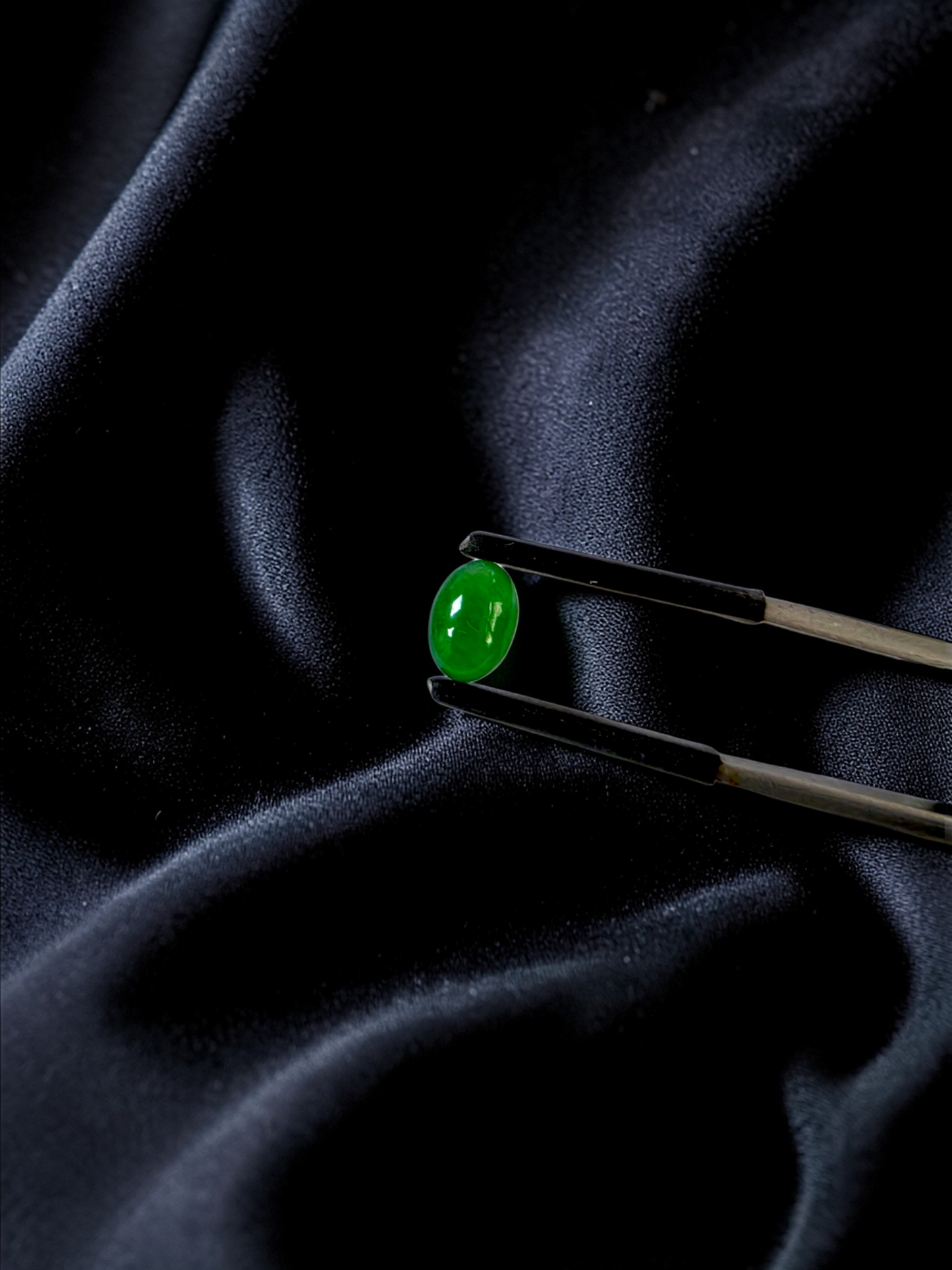 Certified MADE IN JAPAN 1.20 cts. Intense Bright Imperial Green Burmese A-Jadeite Oval Cabochon Loose Stone LS33