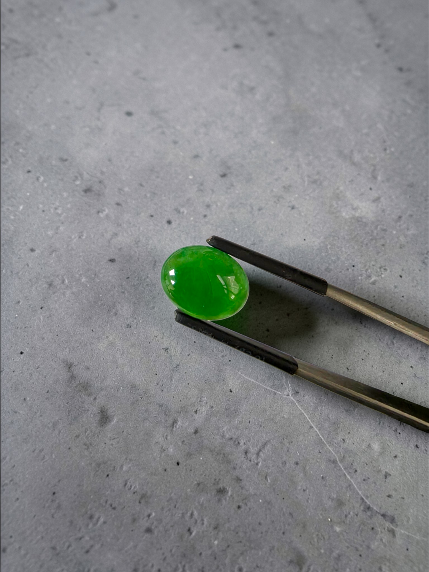 Certified MADE IN JAPAN 4.80 cts. Green Burmese A-Jadeite Oval Cabochon Loose Stone LS34