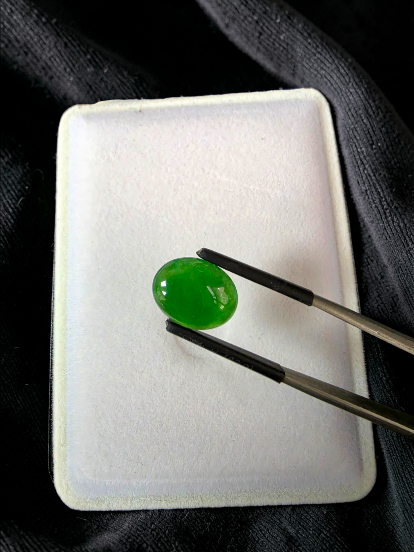 Certified MADE IN JAPAN 4.80 cts. Green Burmese A-Jadeite Oval Cabochon Loose Stone LS34