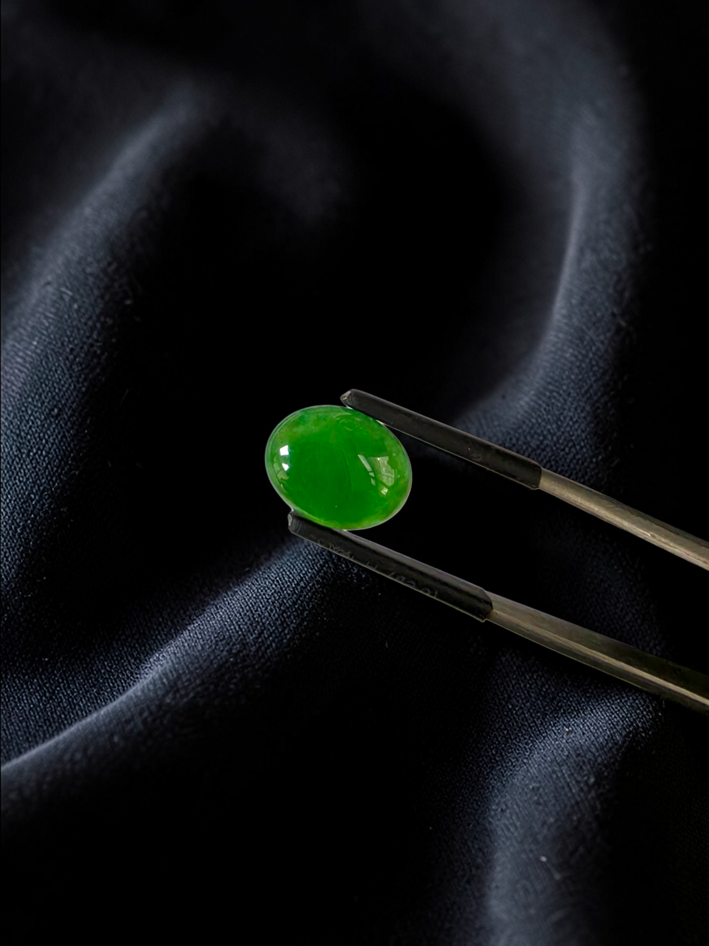Certified MADE IN JAPAN 4.80 cts. Green Burmese A-Jadeite Oval Cabochon Loose Stone LS34