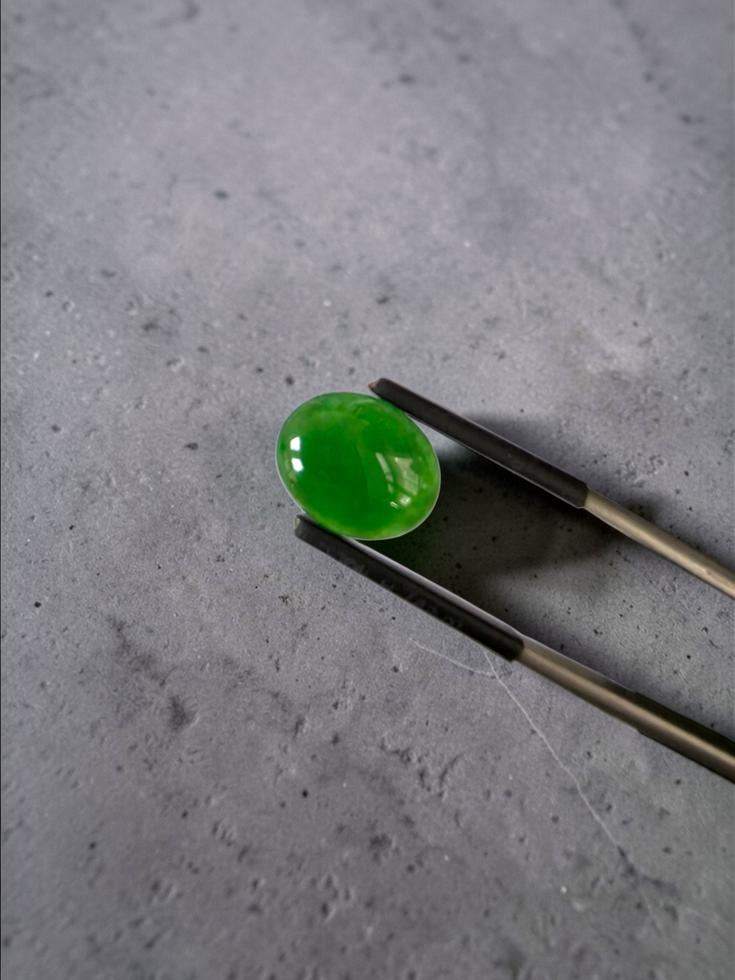 Certified MADE IN JAPAN 4.80 cts. Green Burmese A-Jadeite Oval Cabochon Loose Stone LS34