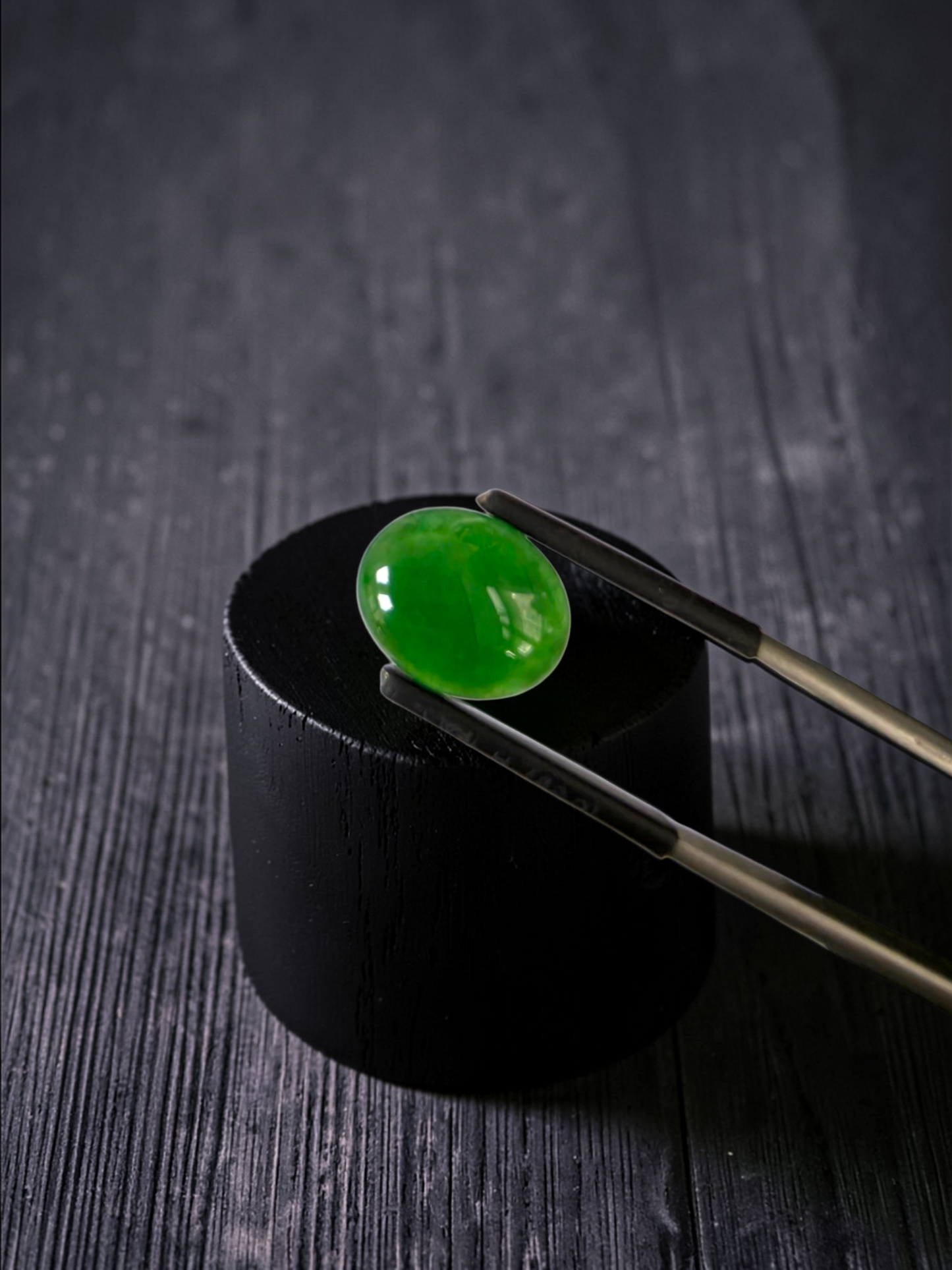 Certified MADE IN JAPAN 4.80 cts. Green Burmese A-Jadeite Oval Cabochon Loose Stone LS34