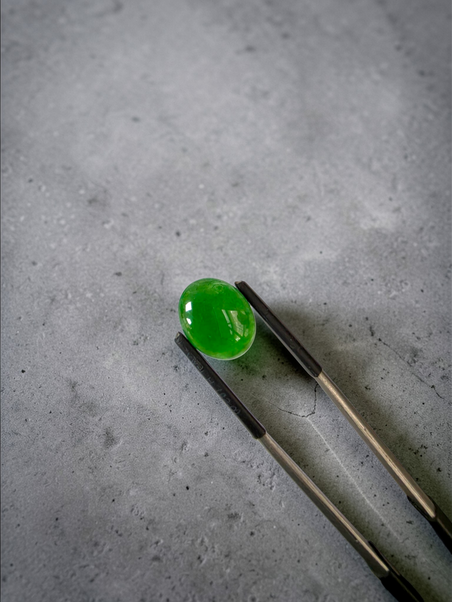 Certified MADE IN JAPAN 4.80 cts. Green Burmese A-Jadeite Oval Cabochon Loose Stone LS34
