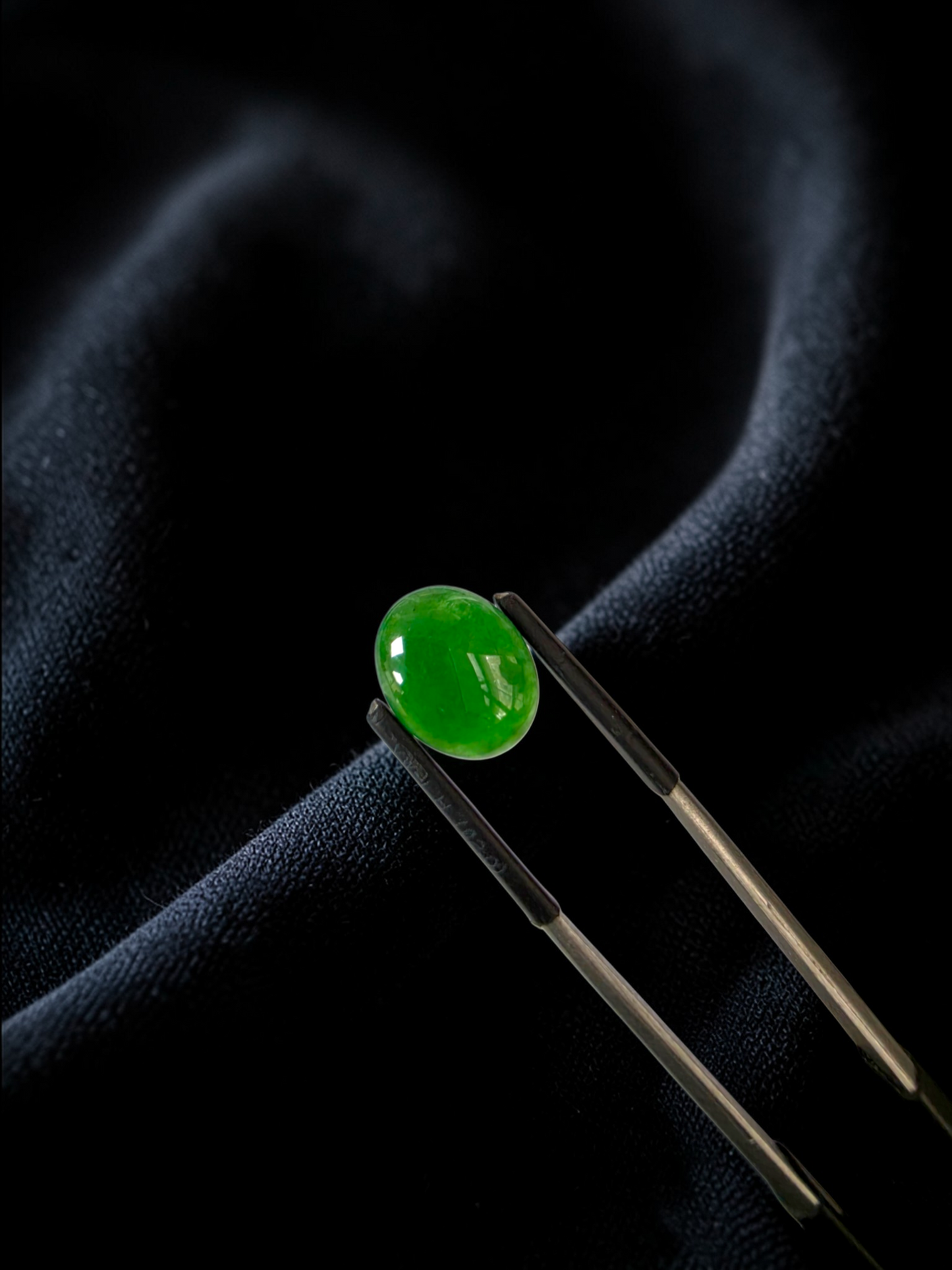 Certified MADE IN JAPAN 4.80 cts. Green Burmese A-Jadeite Oval Cabochon Loose Stone LS34
