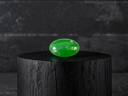 Certified MADE IN JAPAN 4.80 cts. Green Burmese A-Jadeite Oval Cabochon Loose Stone LS34