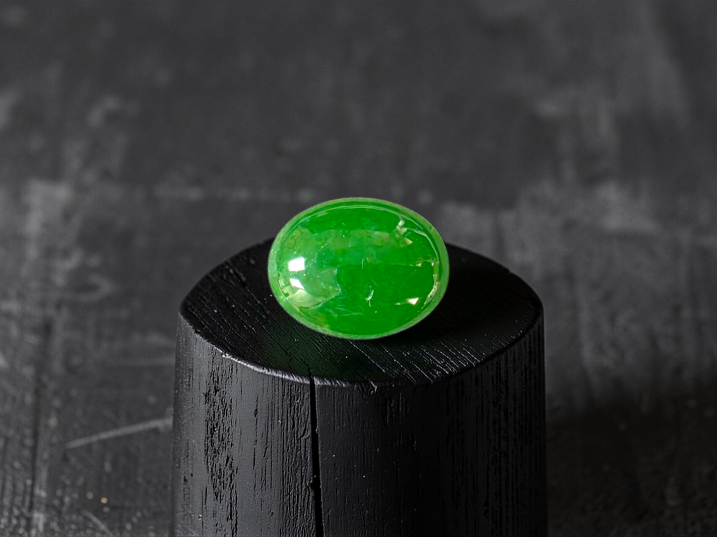 Certified MADE IN JAPAN 4.80 cts. Green Burmese A-Jadeite Oval Cabochon Loose Stone LS34