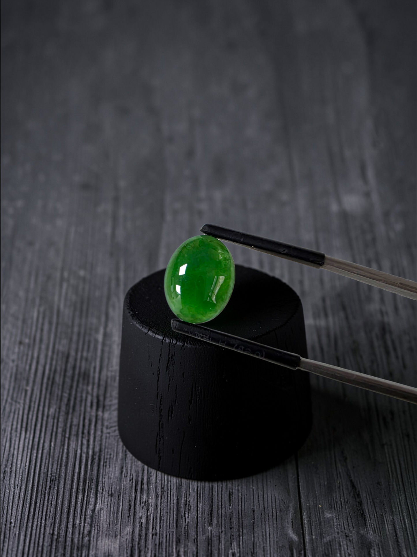 Certified MADE IN JAPAN 4.80 cts. Green Burmese A-Jadeite Oval Cabochon Loose Stone LS34