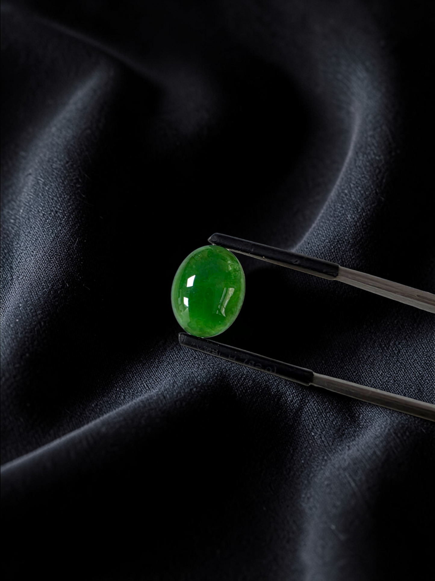 Certified MADE IN JAPAN 4.80 cts. Green Burmese A-Jadeite Oval Cabochon Loose Stone LS34