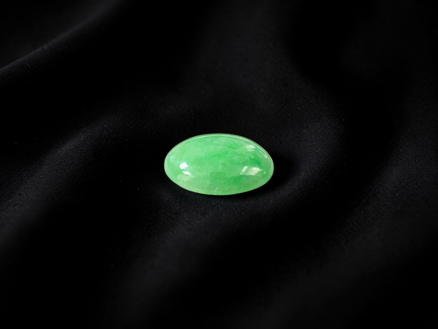 Certified MADE IN JAPAN 4.69 cts. Light Green Burmese A-Jadeite Oval Cabochon Loose Stone LS35