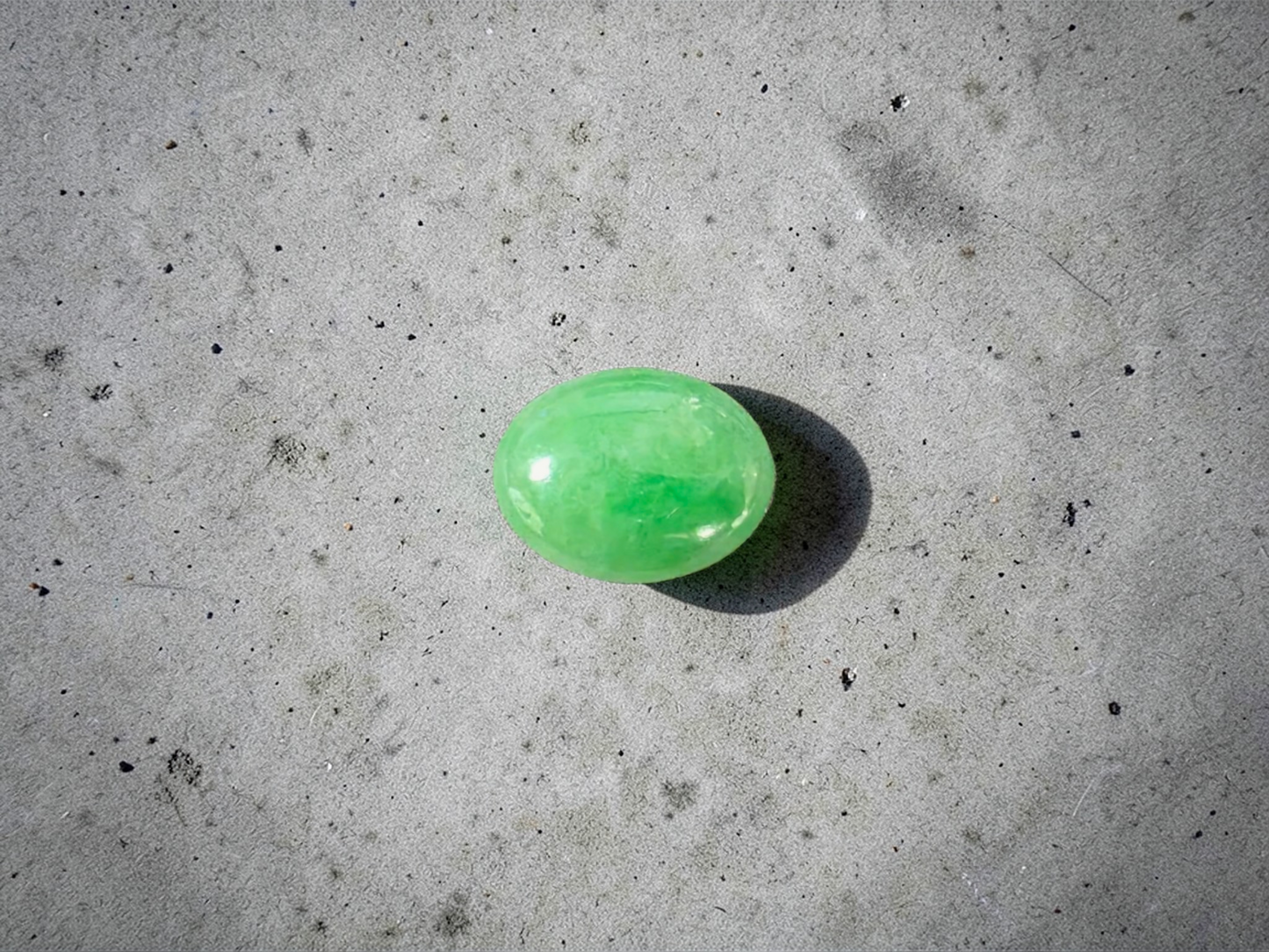 Certified MADE IN JAPAN 4.69 cts. Light Green Burmese A-Jadeite Oval Cabochon Loose Stone LS35