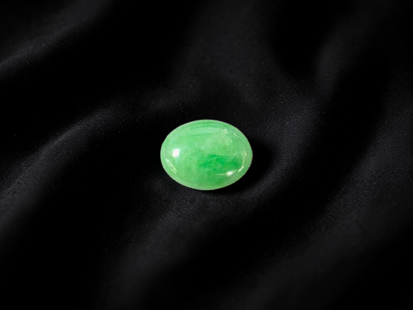 Certified MADE IN JAPAN 4.69 cts. Light Green Burmese A-Jadeite Oval Cabochon Loose Stone LS35