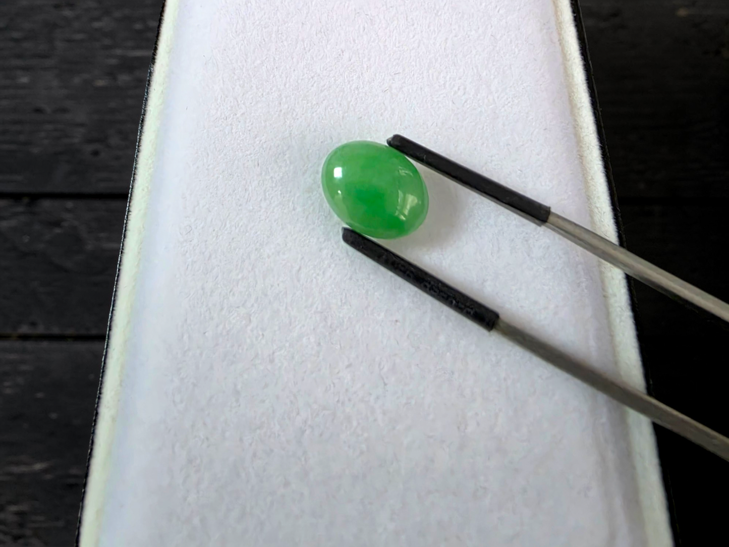Certified MADE IN JAPAN 4.69 cts. Light Green Burmese A-Jadeite Oval Cabochon Loose Stone LS35