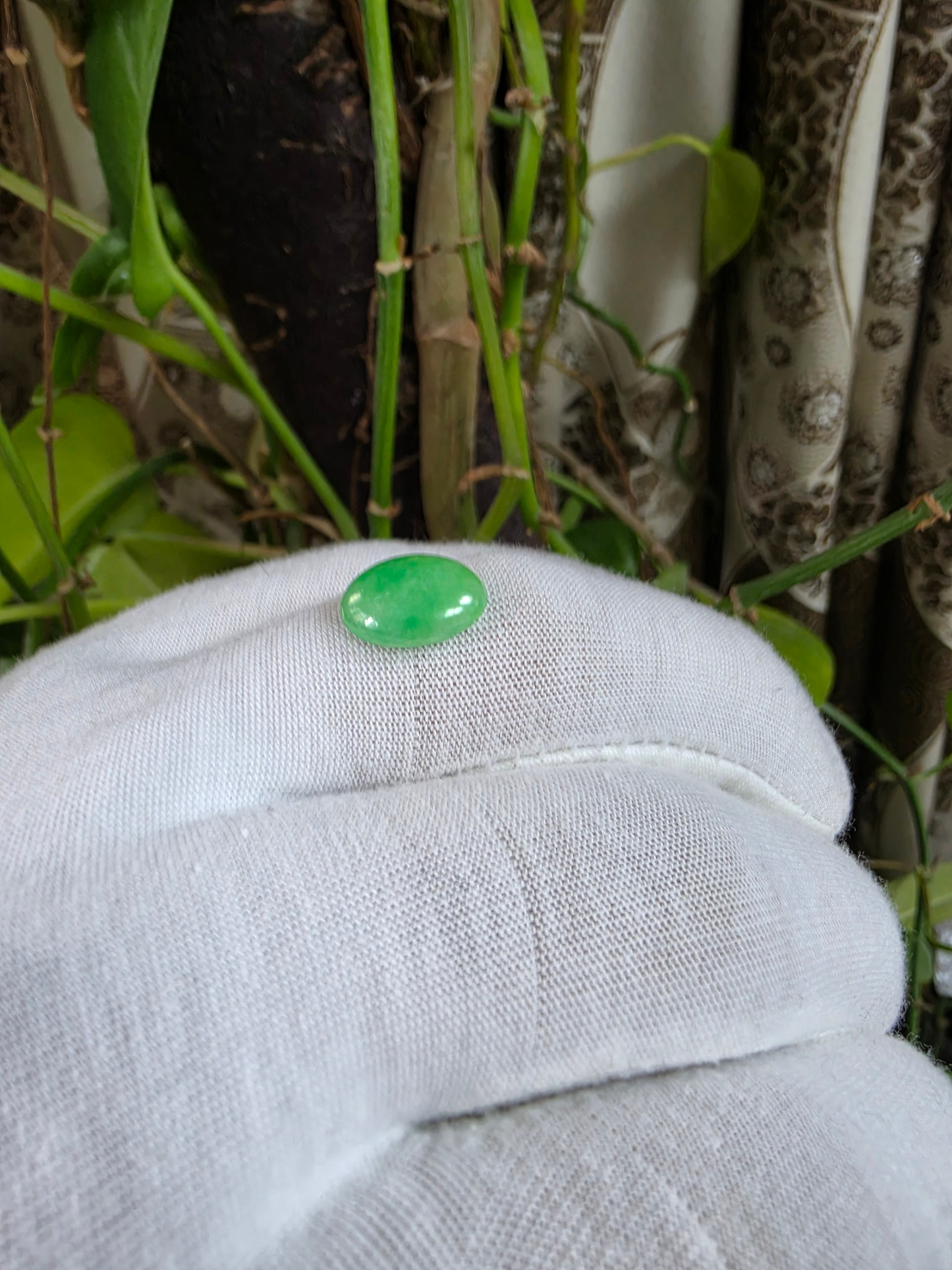 Certified MADE IN JAPAN 4.69 cts. Light Green Burmese A-Jadeite Oval Cabochon Loose Stone LS35