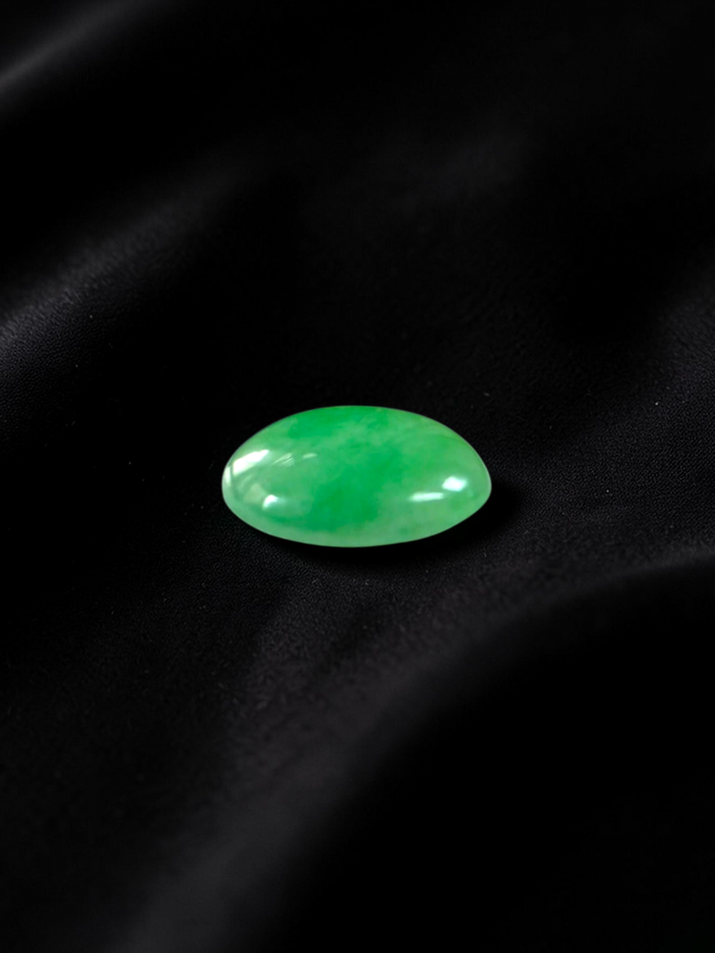 Certified MADE IN JAPAN 4.69 cts. Light Green Burmese A-Jadeite Oval Cabochon Loose Stone LS35