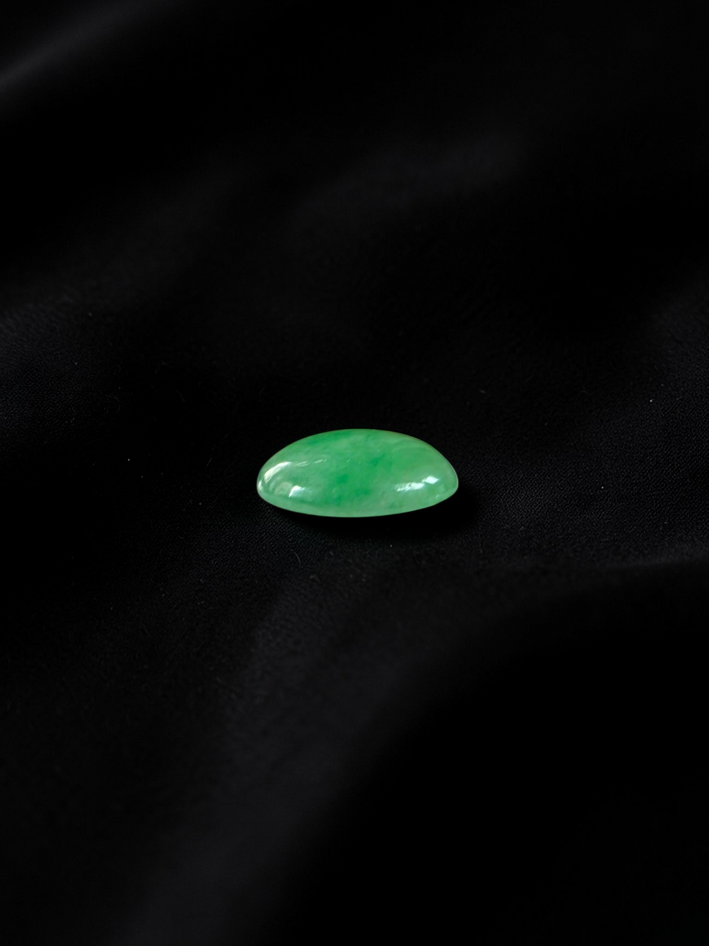 Certified MADE IN JAPAN 4.69 cts. Light Green Burmese A-Jadeite Oval Cabochon Loose Stone LS35