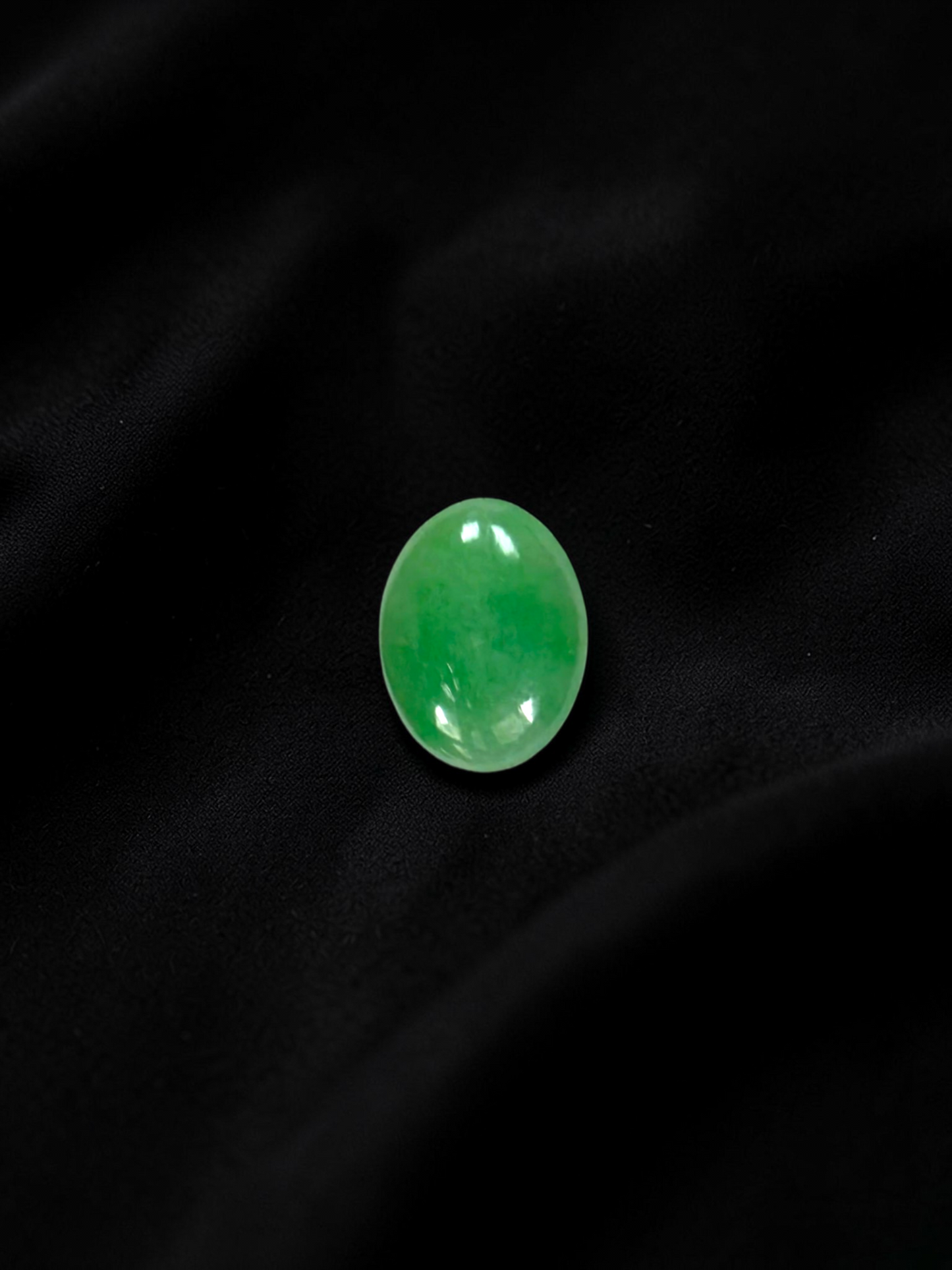 Certified MADE IN JAPAN 4.69 cts. Light Green Burmese A-Jadeite Oval Cabochon Loose Stone LS35