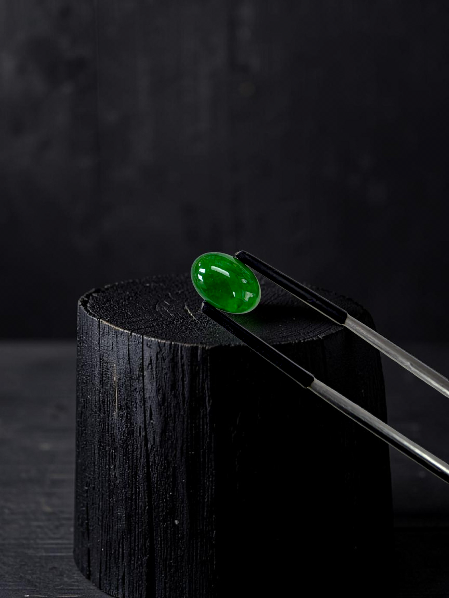 Certified MADE IN JAPAN 3.95 cts. Intense Imperial Green Burmese A-Jadeite Oval Cabochon Loose Stone LS41
