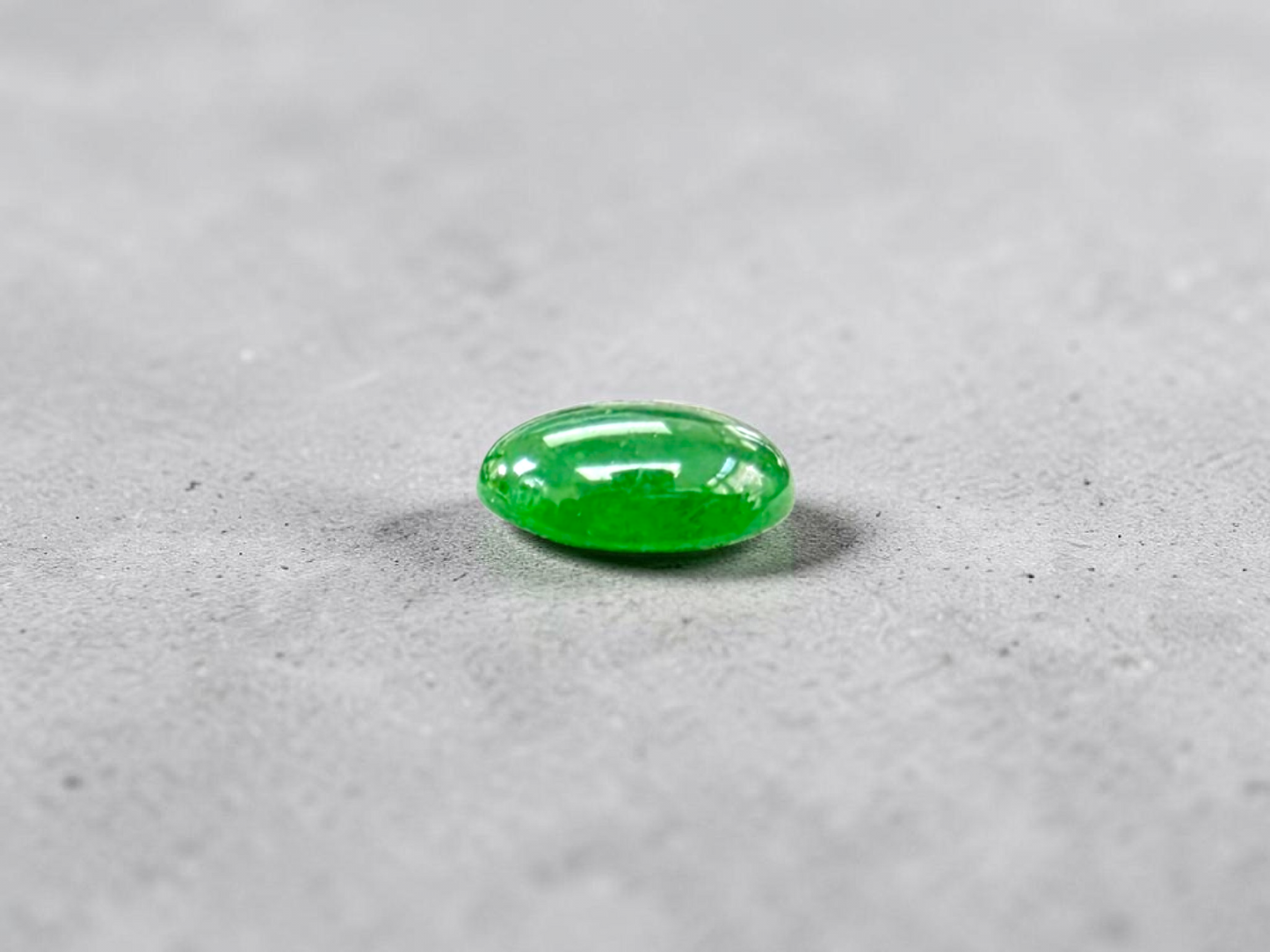Certified MADE IN JAPAN 3.95 cts. Intense Imperial Green Burmese A-Jadeite Oval Cabochon Loose Stone LS41