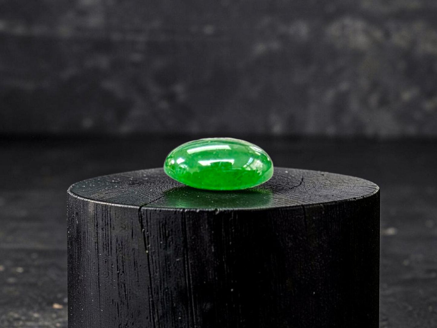 Certified MADE IN JAPAN 3.95 cts. Intense Imperial Green Burmese A-Jadeite Oval Cabochon Loose Stone LS41