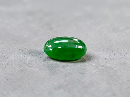 Certified MADE IN JAPAN 3.95 cts. Intense Imperial Green Burmese A-Jadeite Oval Cabochon Loose Stone LS41