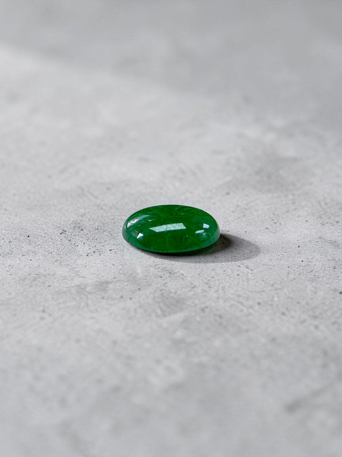 Certified MADE IN JAPAN 3.95 cts. Intense Imperial Green Burmese A-Jadeite Oval Cabochon Loose Stone LS41