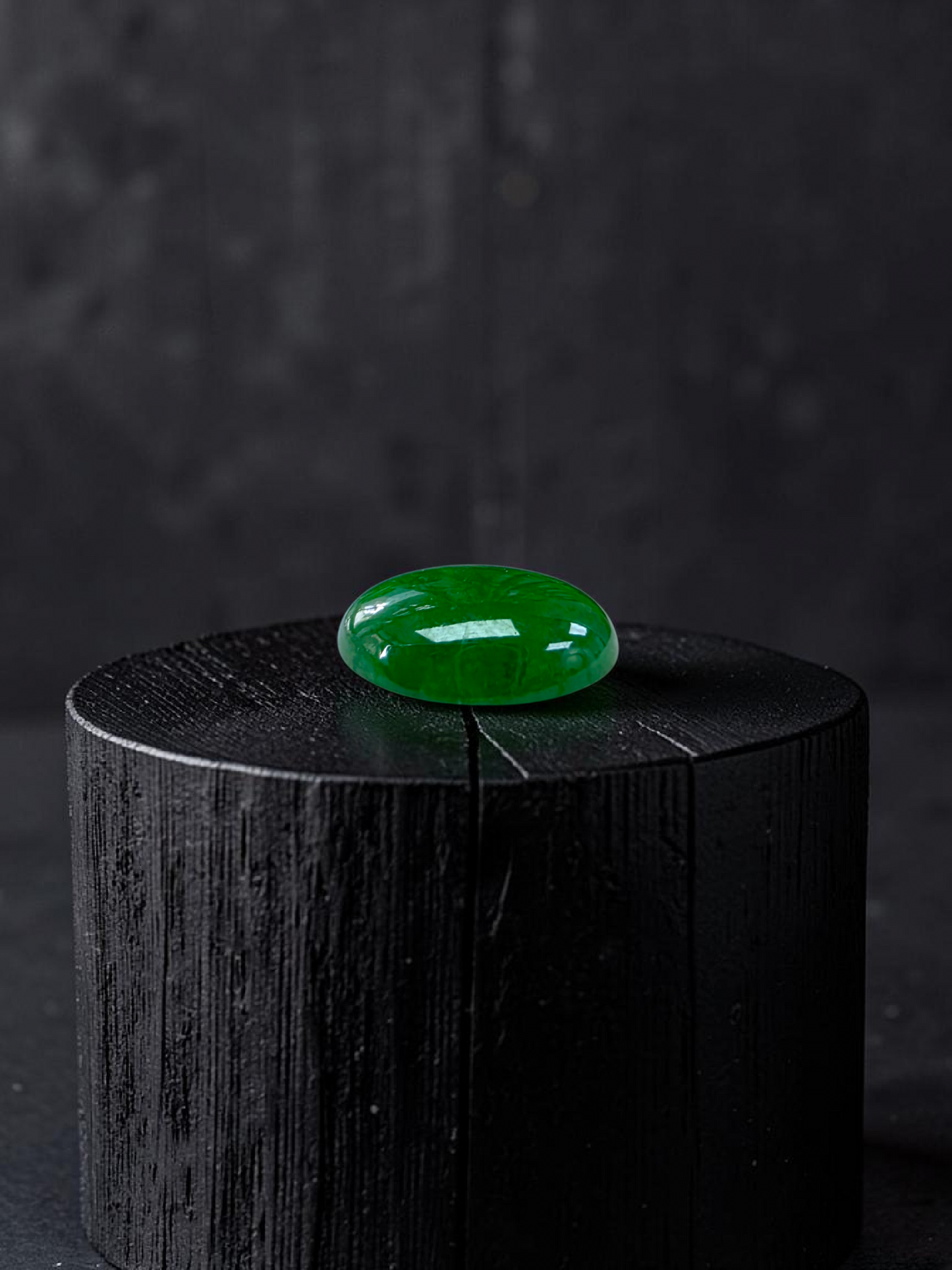 Certified MADE IN JAPAN 3.95 cts. Intense Imperial Green Burmese A-Jadeite Oval Cabochon Loose Stone LS41