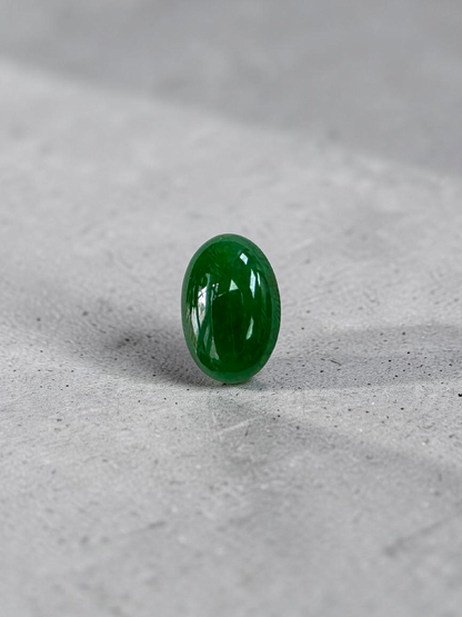 Certified MADE IN JAPAN 3.95 cts. Intense Imperial Green Burmese A-Jadeite Oval Cabochon Loose Stone LS41