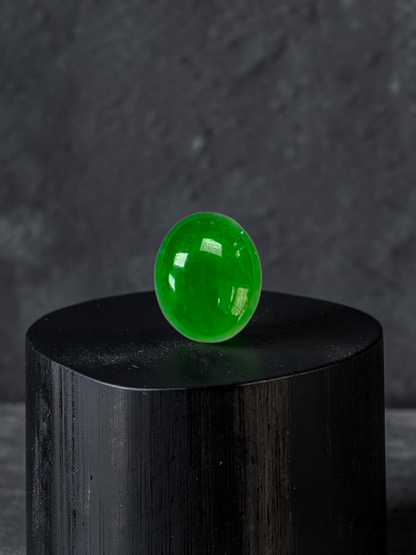 Certified MADE IN JAPAN 4.41 cts. Intense Vivid Imperial Green Burmese A-Jadeite Oval Cabochon Loose Stone LS44
