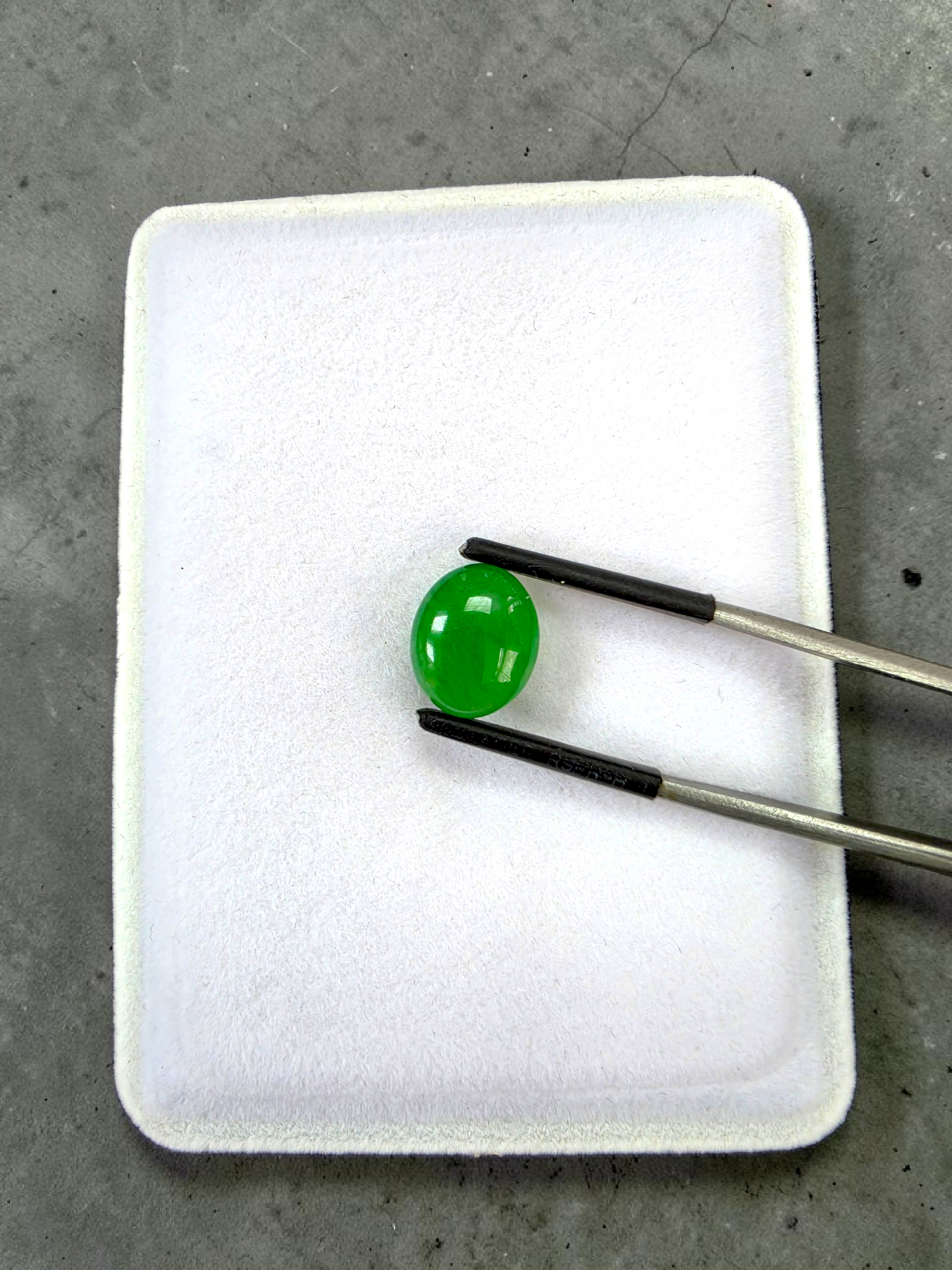 Certified MADE IN JAPAN 4.41 cts. Intense Vivid Imperial Green Burmese A-Jadeite Oval Cabochon Loose Stone LS44