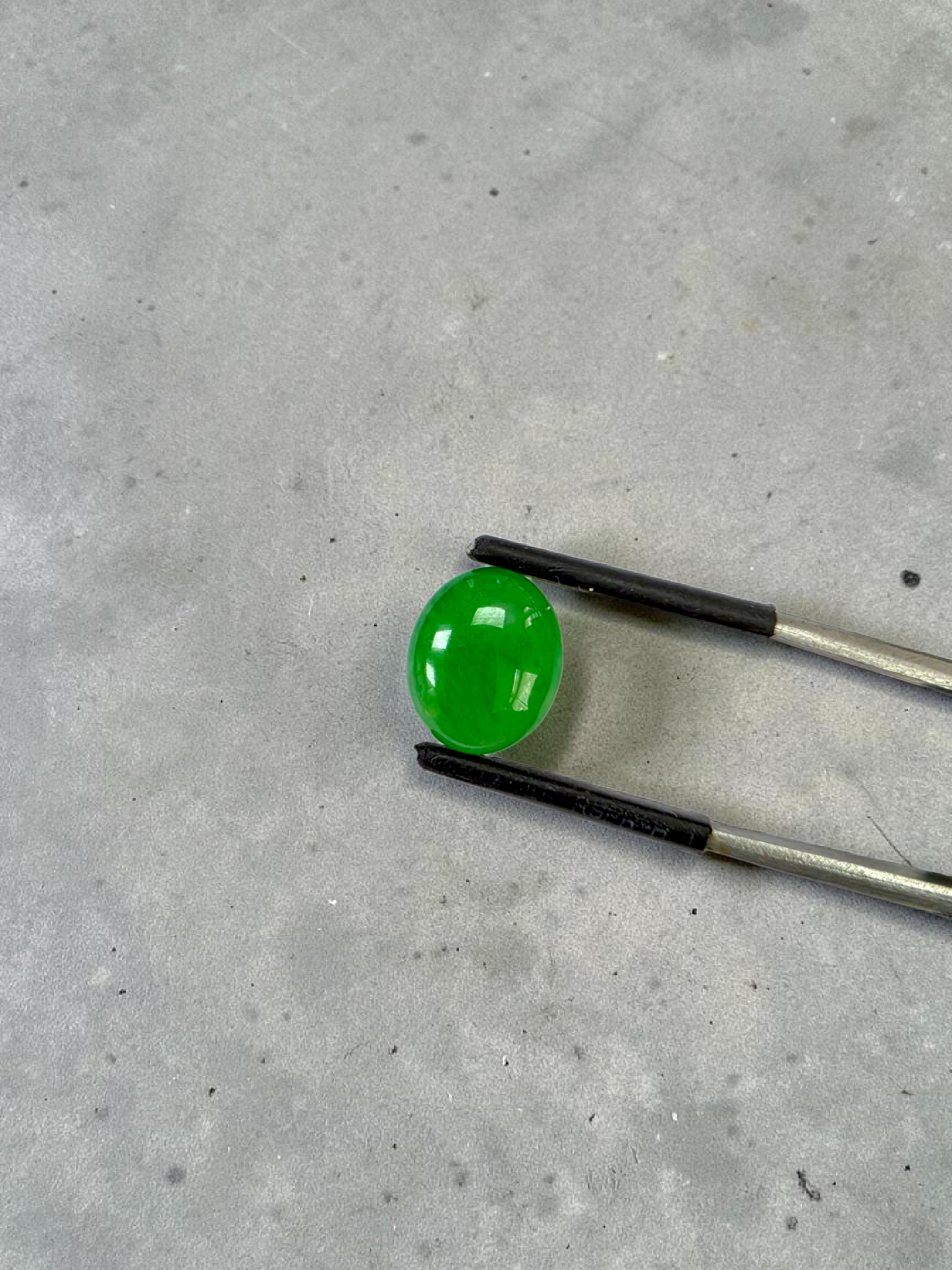 Certified MADE IN JAPAN 4.41 cts. Intense Vivid Imperial Green Burmese A-Jadeite Oval Cabochon Loose Stone LS44