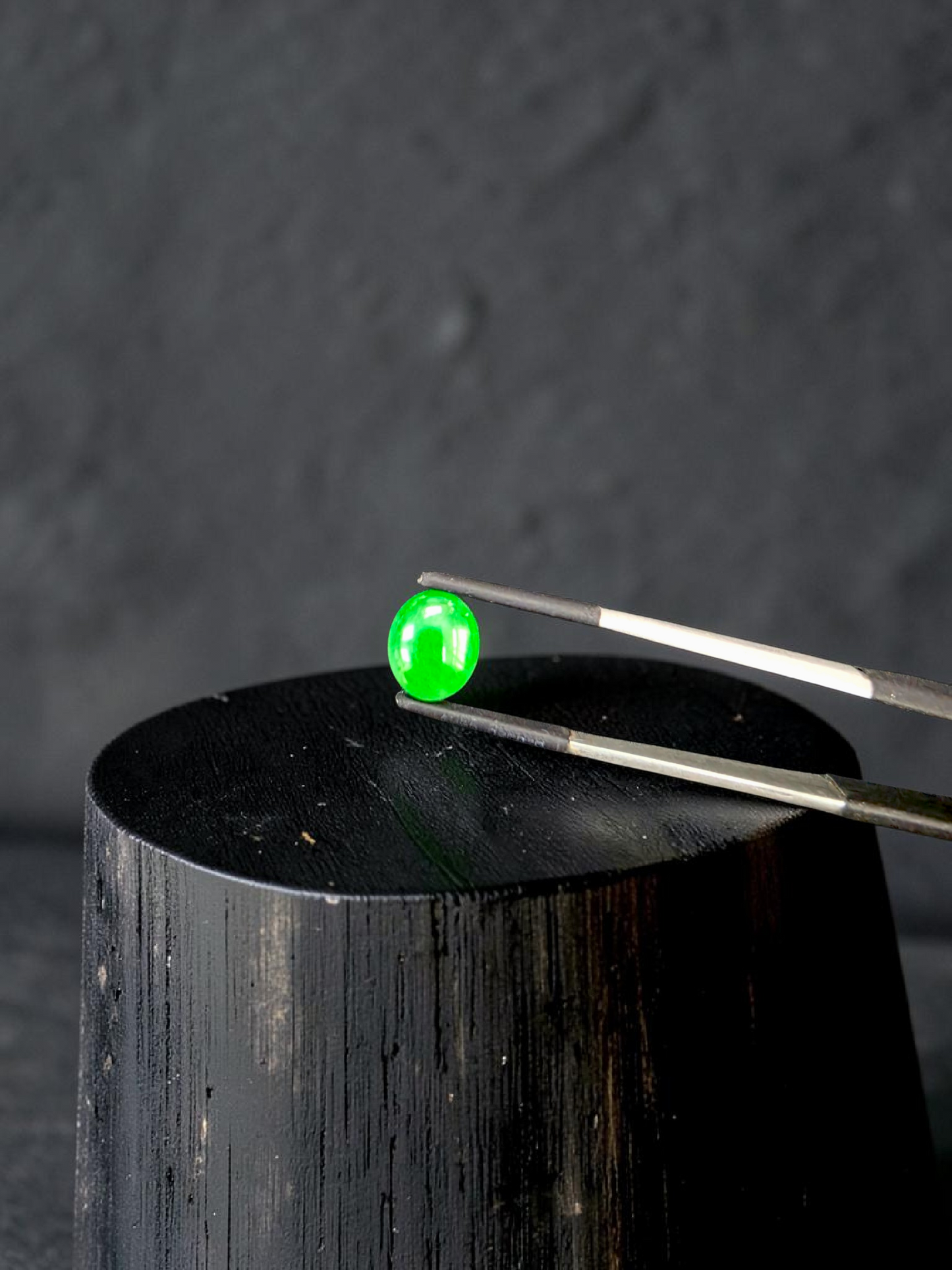 Certified MADE IN JAPAN 4.41 cts. Intense Vivid Imperial Green Burmese A-Jadeite Oval Cabochon Loose Stone LS44