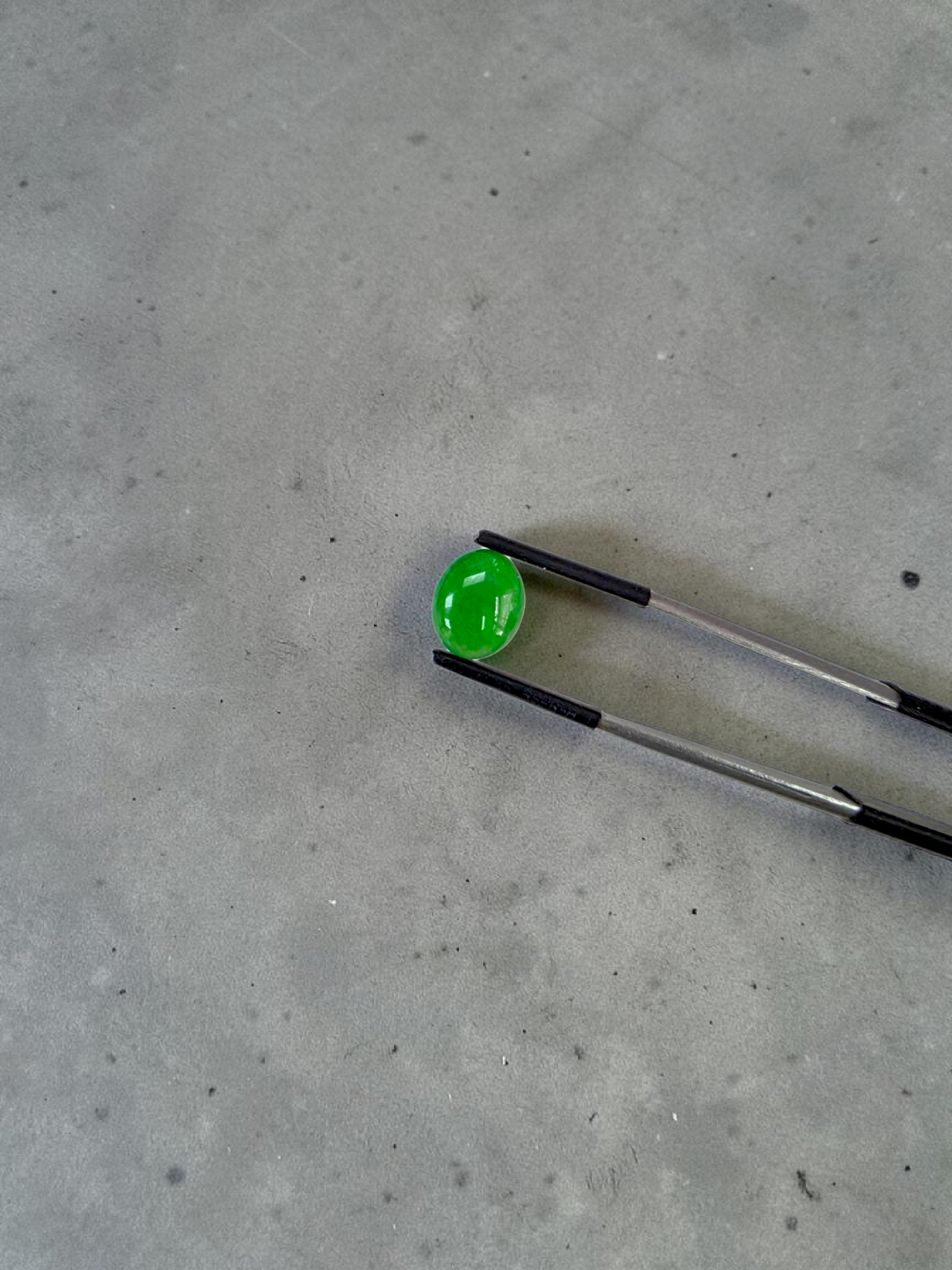 Certified MADE IN JAPAN 4.41 cts. Intense Vivid Imperial Green Burmese A-Jadeite Oval Cabochon Loose Stone LS44