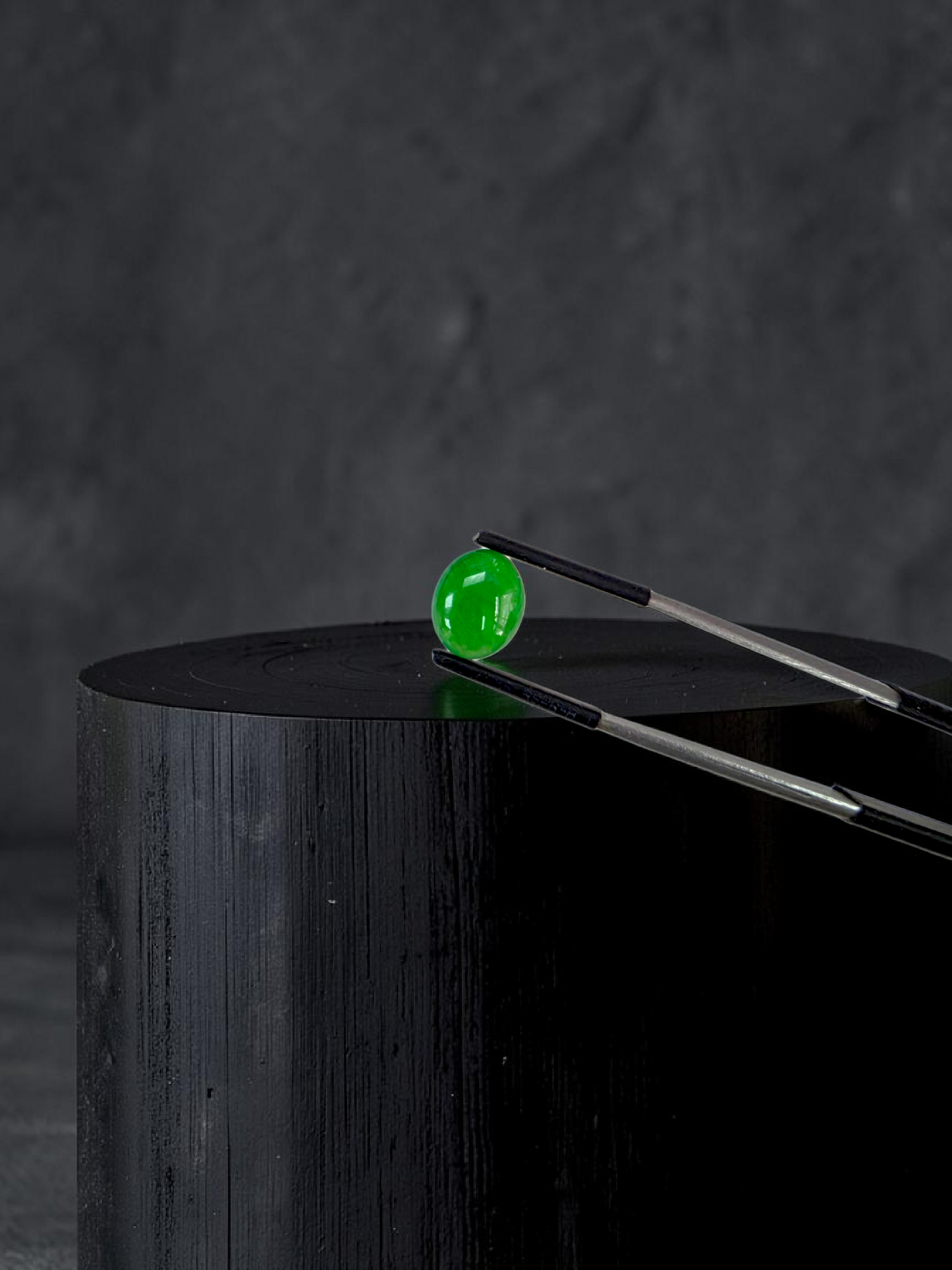 Certified MADE IN JAPAN 4.41 cts. Intense Vivid Imperial Green Burmese A-Jadeite Oval Cabochon Loose Stone LS44