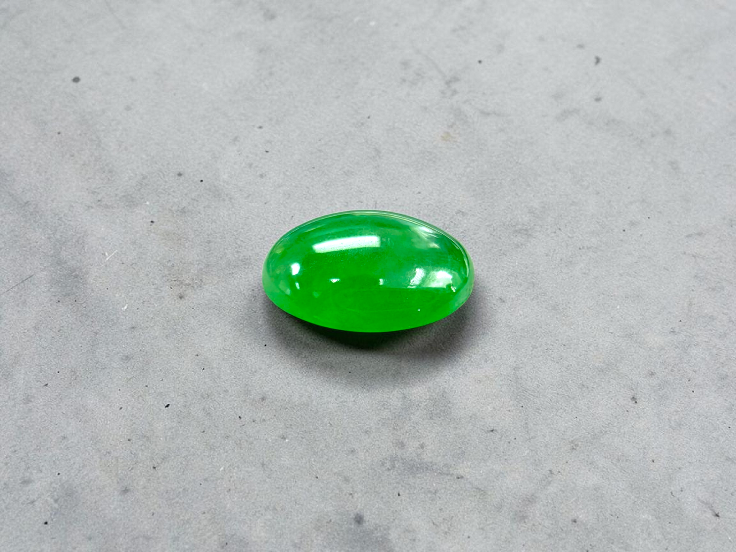 Certified MADE IN JAPAN 4.41 cts. Intense Vivid Imperial Green Burmese A-Jadeite Oval Cabochon Loose Stone LS44