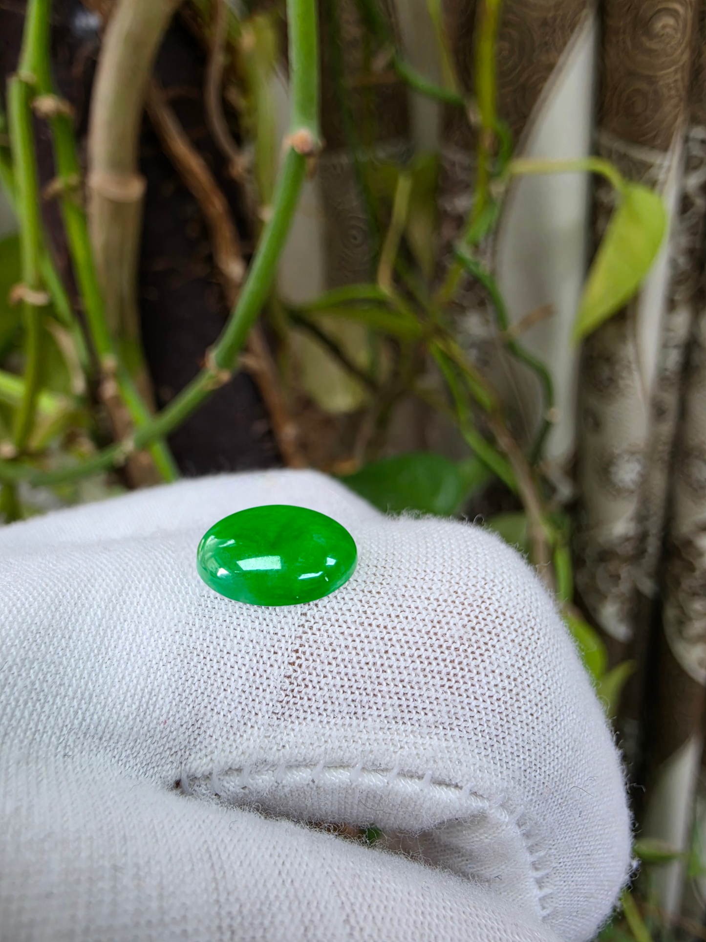 Certified MADE IN JAPAN 4.41 cts. Intense Vivid Imperial Green Burmese A-Jadeite Oval Cabochon Loose Stone LS44