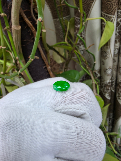 Certified MADE IN JAPAN 4.41 cts. Intense Vivid Imperial Green Burmese A-Jadeite Oval Cabochon Loose Stone LS44