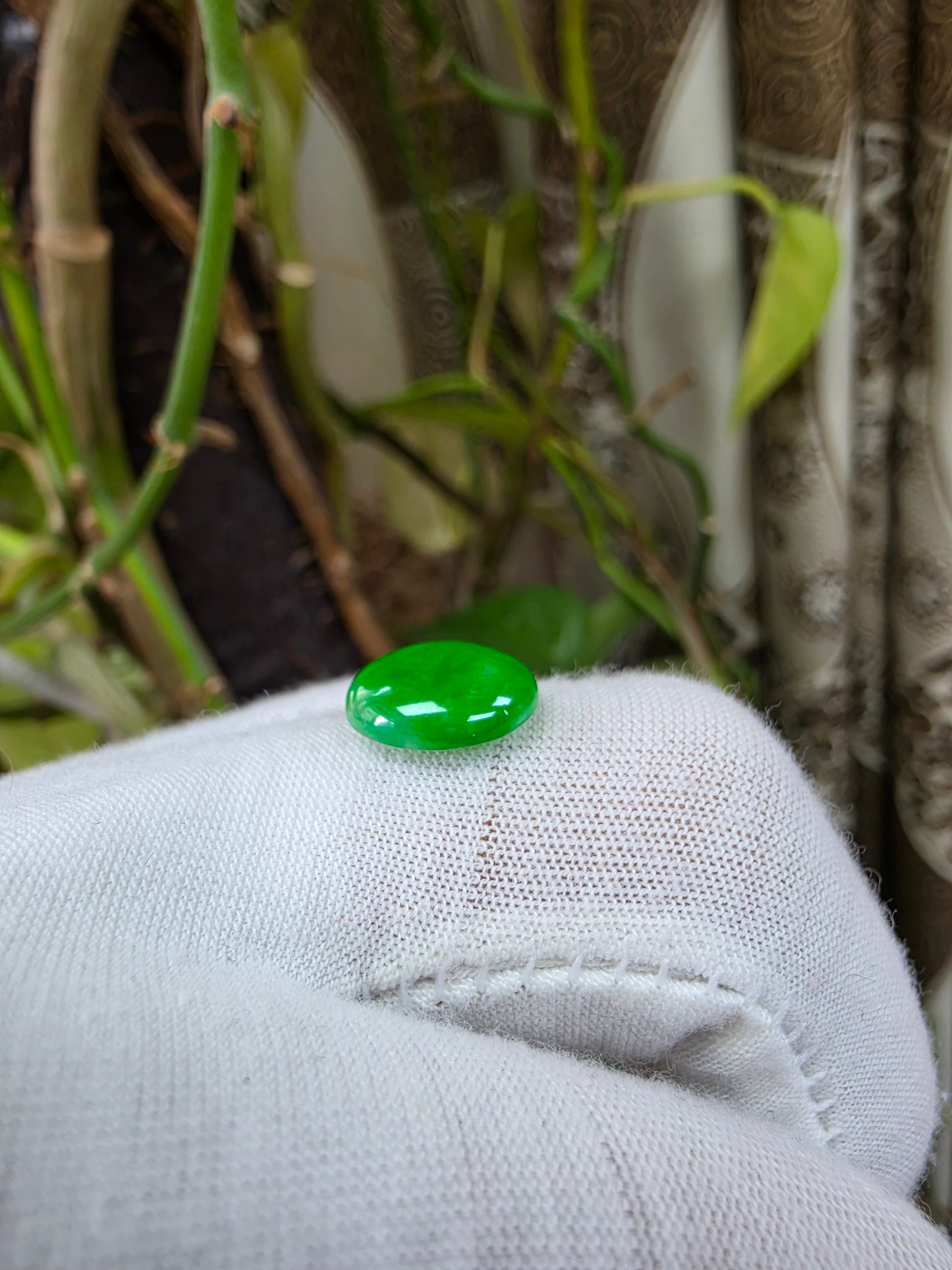 Certified MADE IN JAPAN 4.41 cts. Intense Vivid Imperial Green Burmese A-Jadeite Oval Cabochon Loose Stone LS44