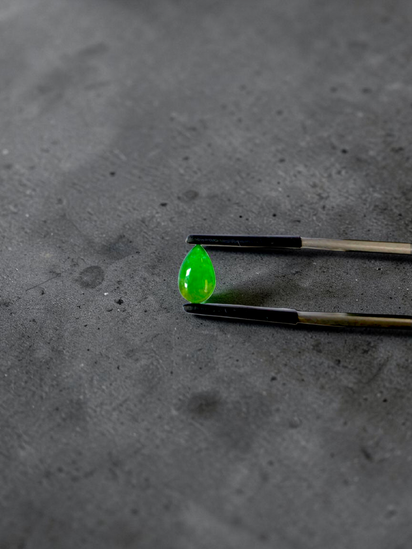 Certified MADE IN JAPAN 1.792 cts. Bright Vivid Imperial Green Burmese A-Jadeite Pear Cabochon Loose Stone LS46