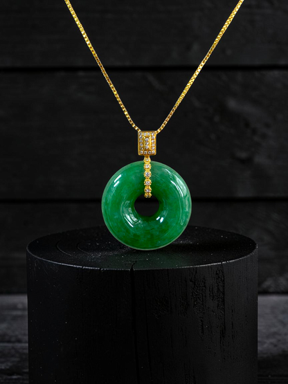 Obu Round Vivid-Imperial Green Burmese A-Jadeite 21.50 mm Donut Charm Pendant (with 18K Yellow Gold and White Diamonds) - Certified