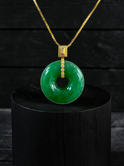 Obu Round Vivid-Imperial Green Burmese A-Jadeite 21.50 mm Donut Charm Pendant (with 18K Yellow Gold and White Diamonds) - Certified