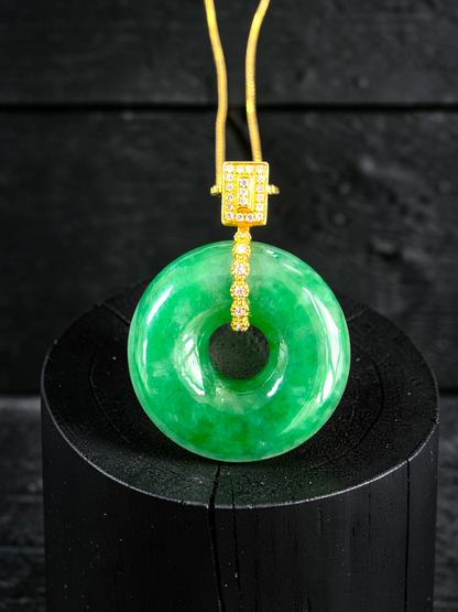 Obu Round Vivid-Imperial Green Burmese A-Jadeite 21.50 mm Donut Charm Pendant (with 18K Yellow Gold and White Diamonds) - Certified