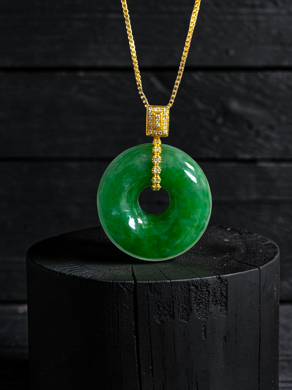 Obu Round Vivid-Imperial Green Burmese A-Jadeite 21.50 mm Donut Charm Pendant (with 18K Yellow Gold and White Diamonds) - Certified
