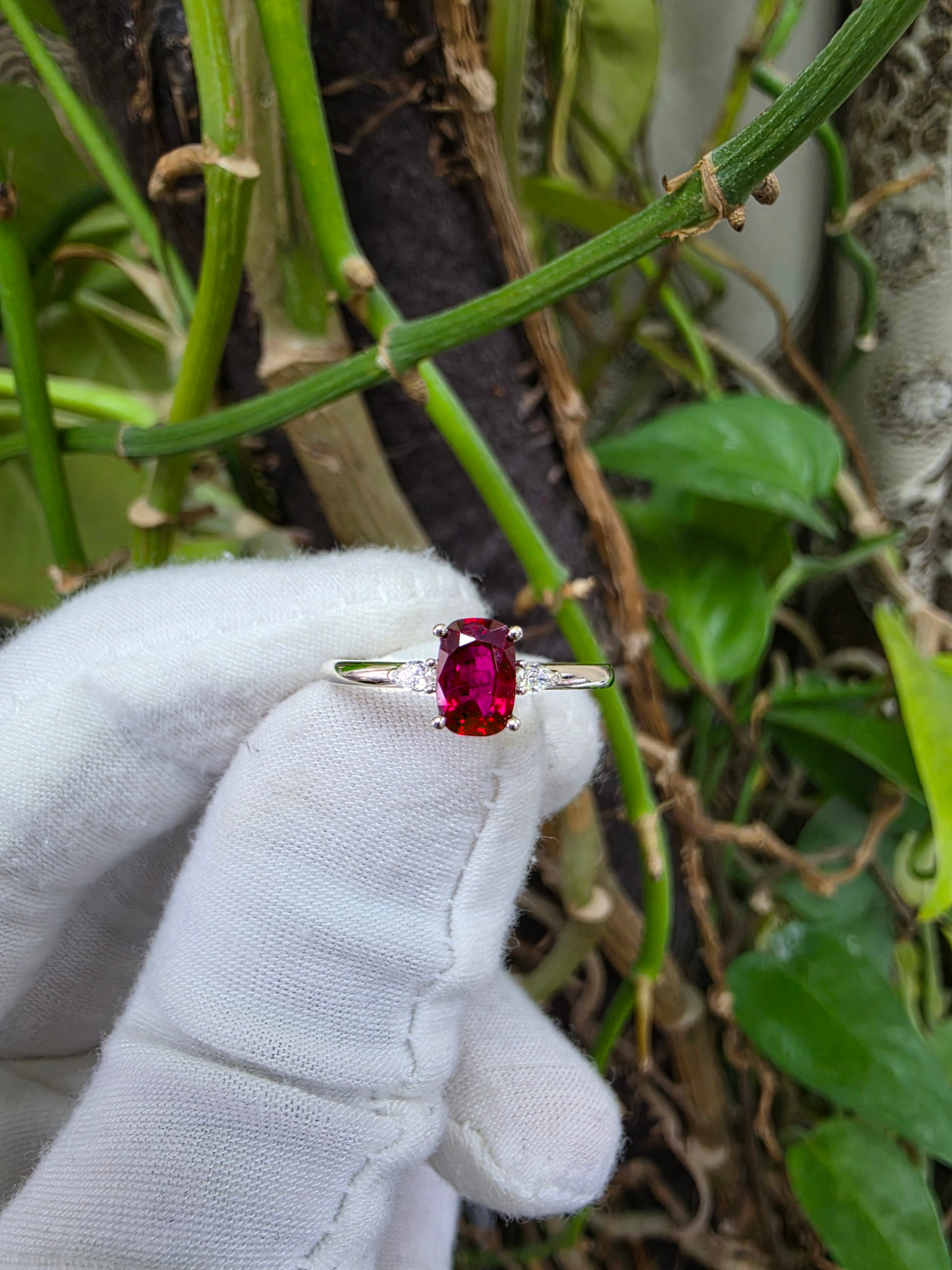 Tahara 1.00 cts. Natural Pigeons Blood Vivid Red Ruby Ring (with 18K White Gold and Natural White Diamonds) Size US 8  - R22