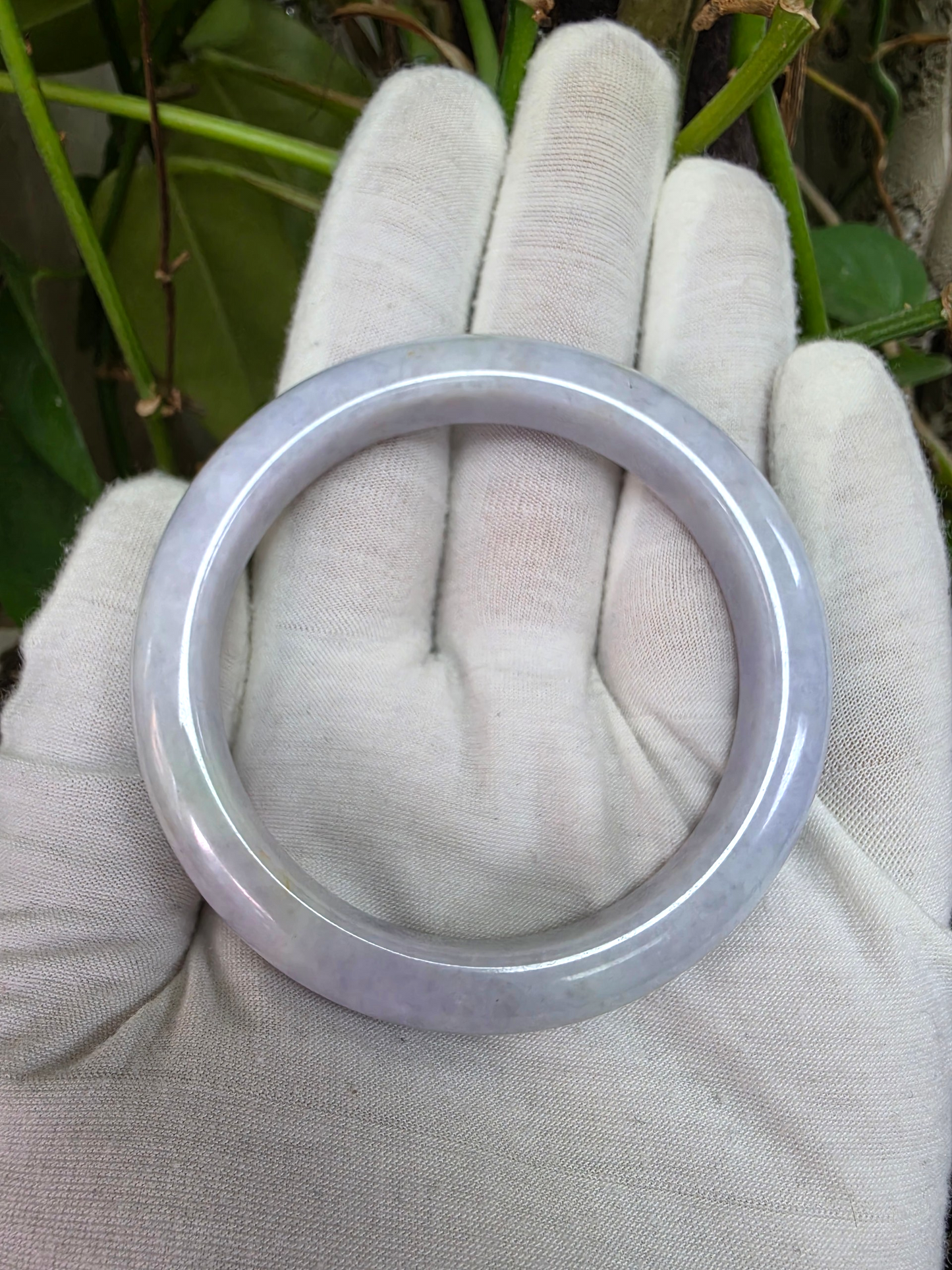 Earth's (MADE IN JAPAN) Burmese Lavender A-Jade Round Bangle Bracelet - Certified 08840