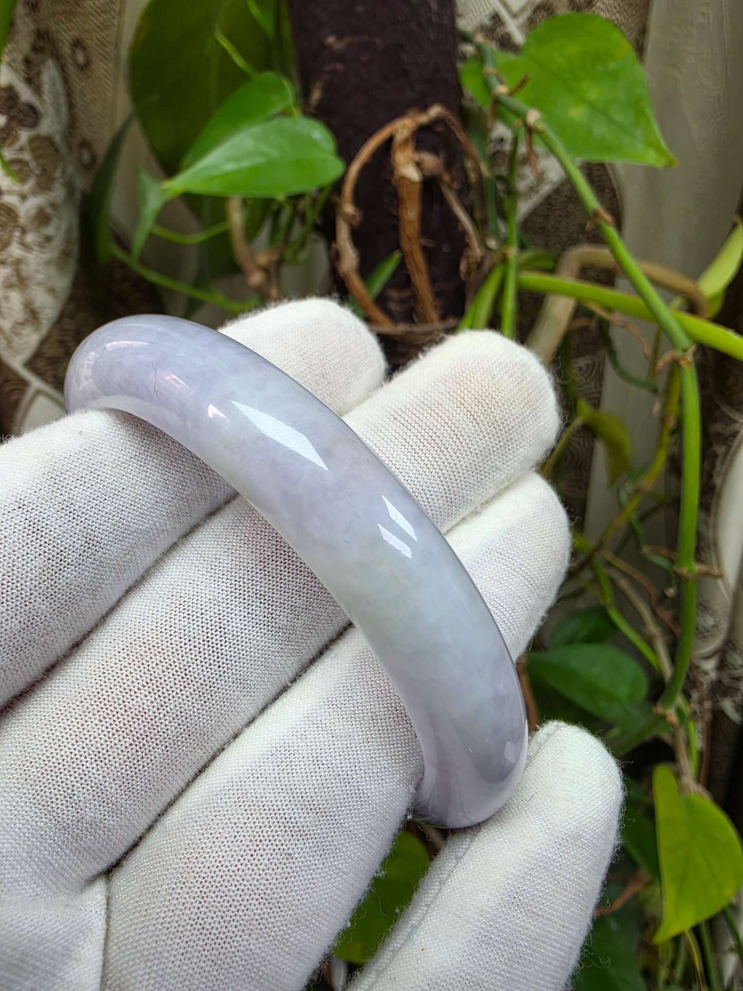 Earth's (MADE IN JAPAN) Burmese Lavender A-Jade Round Bangle Bracelet - Certified 08840