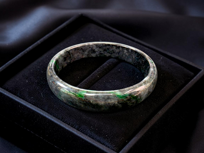 Earth's (MADE IN JAPAN) Burmese Black and Green A-Jade Round Bangle Bracelet - 08841