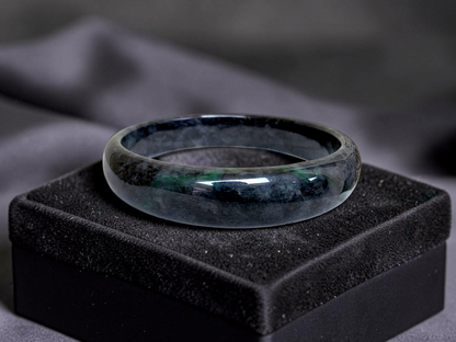 Earth's (MADE IN JAPAN) Burmese Black and Green A-Jade Round Bangle Bracelet - 08841