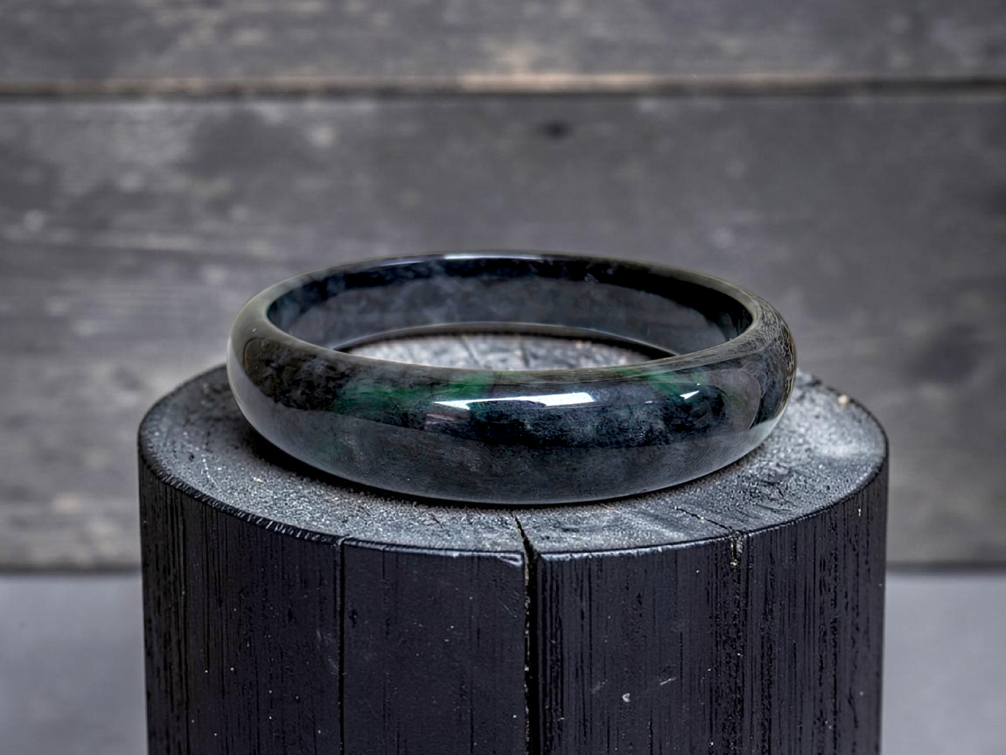 Earth's (MADE IN JAPAN) Burmese Black and Green A-Jade Round Bangle Bracelet - 08841