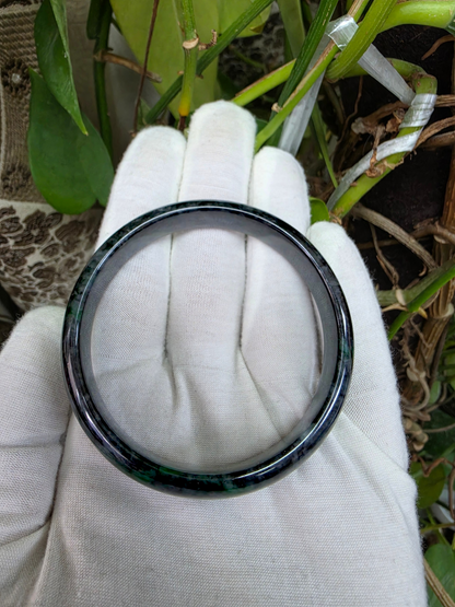 Earth's (MADE IN JAPAN) Burmese Black and Green A-Jade Round Bangle Bracelet - 08841